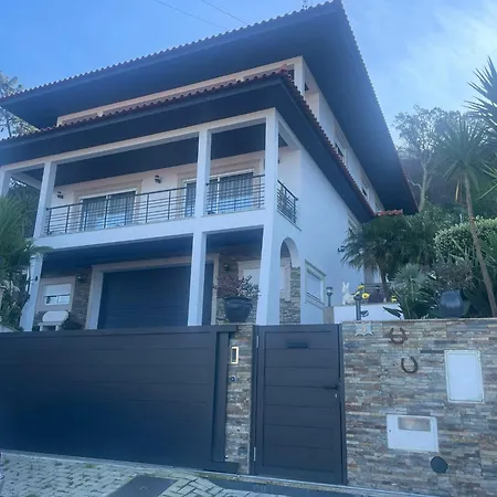Moradia Com Piscina T4 * Esposende