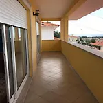 Moradia Com Piscina T4 بيت للعطل *