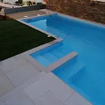 Moradia Com Piscina T4 بيت للعطل *