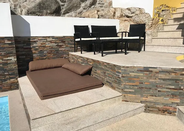 بيت للعطل Moradia Com Piscina T4 *