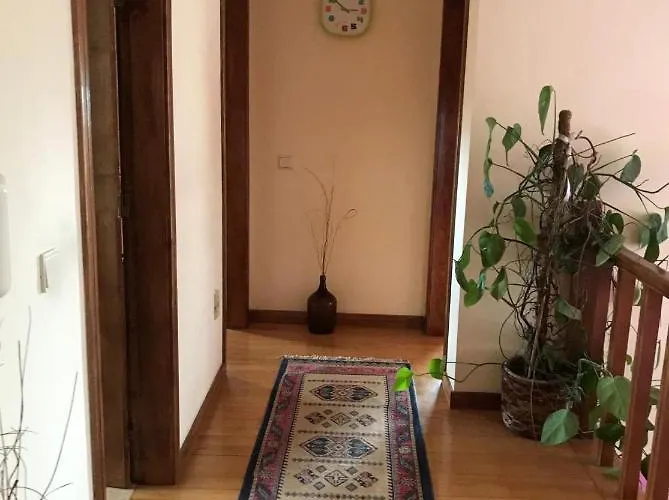 Moradia Com Piscina T4 * אספוסנדה