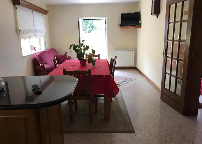 Moradia Com Piscina T4 بيت للعطل